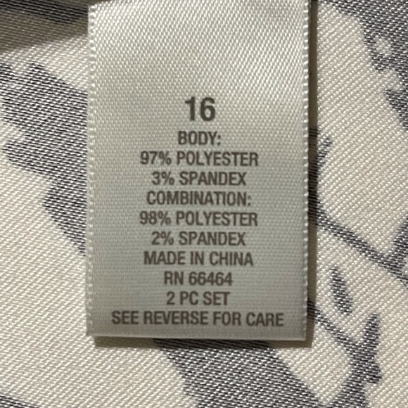 DRESS BARN SHORTSLEEVED BLACK AND WHITE JACKET SZ 16 - Picture 9 of 9